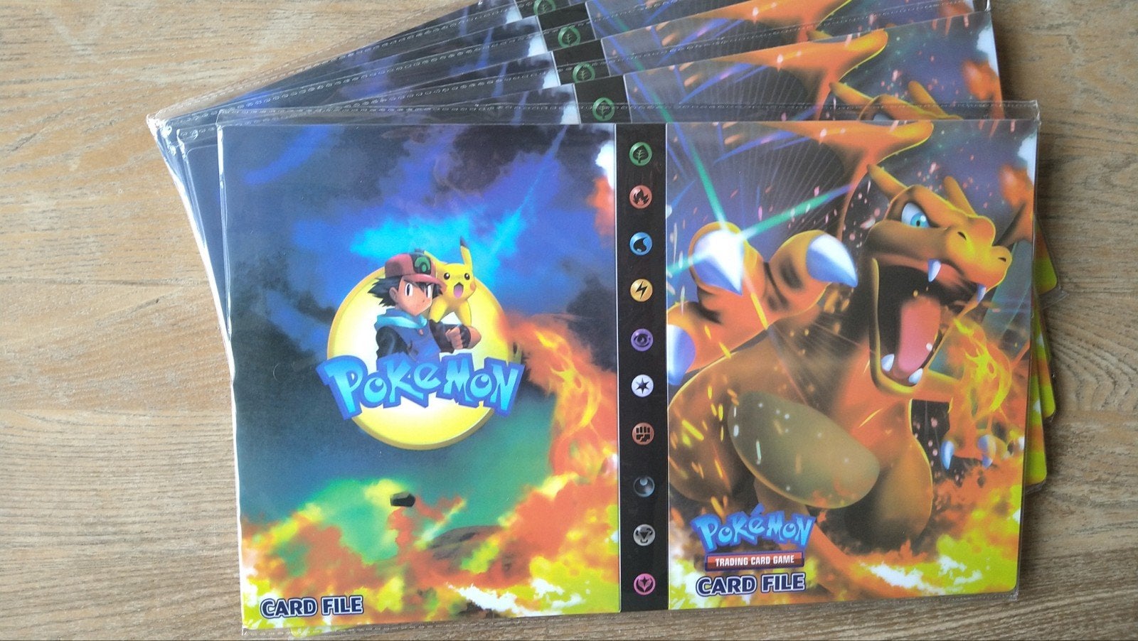 Pokémon verzamelmap pokémonkaarten Charizard pikachu, Ophalen of Verzenden, Nieuw
