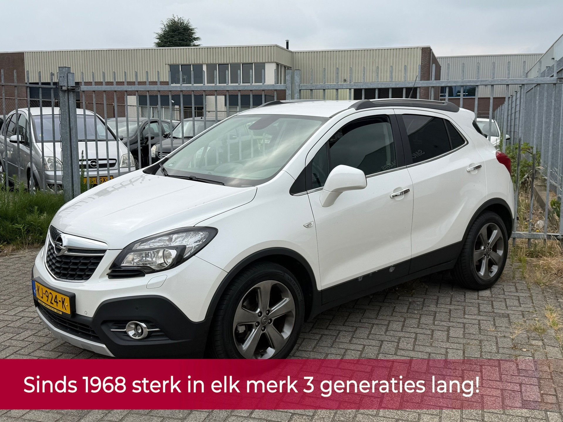 Opel Mokka 1.4 T Cosmo 140PK! Wit metallic l Navi l Leer l A, Auto's, Opel, Voorwielaandrijving, Euro 5, Gebruikt, Zwart