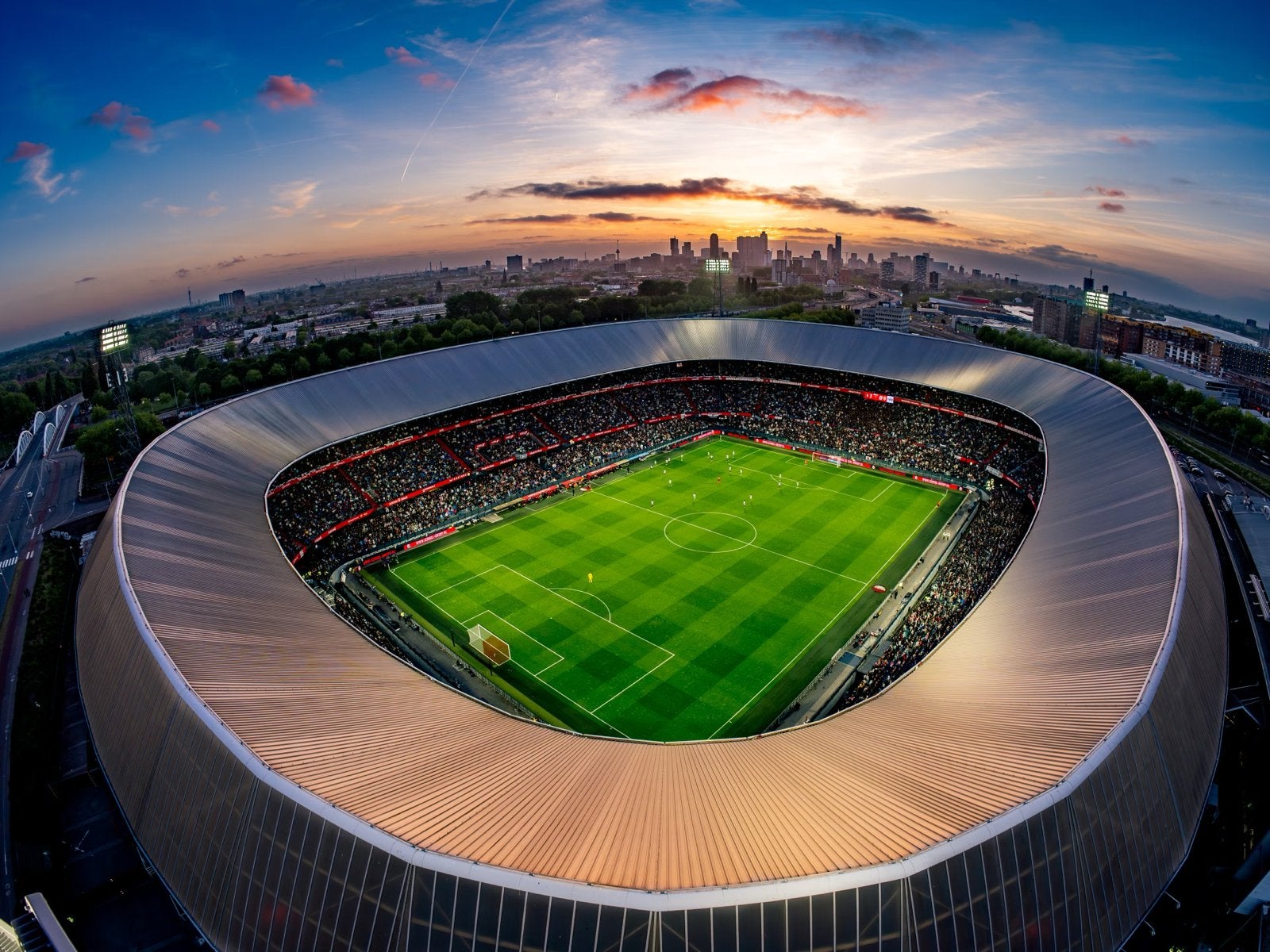 GEZOCHT! Seizoenskaart Feyenoord, Tickets en Kaartjes, Sport | Voetbal, Seizoenskaart, Eén persoon, Augustus