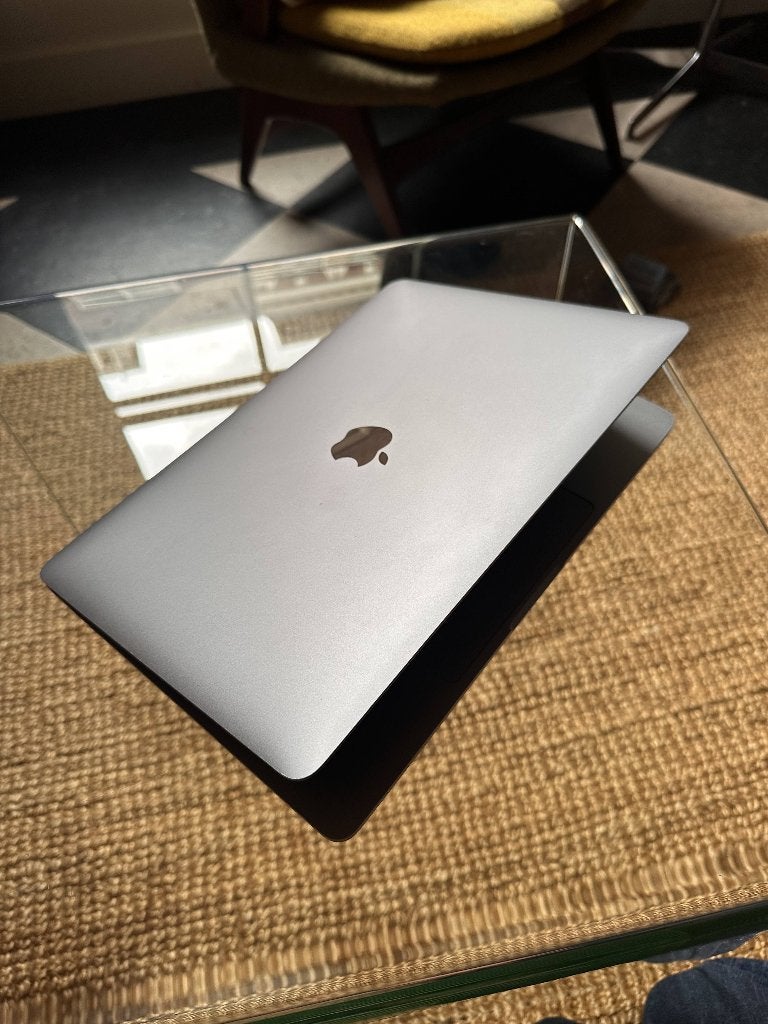 Apple MacBook Pro 13 inch M1 2020 - 8GB/256GB - Space Grey, Computers en Software, Apple Macbooks, Zo goed als nieuw, MacBook Pro