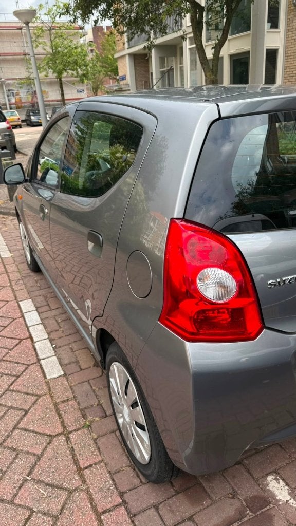 Foto 11 van Suzuki Alto 1.0 EASSS 5-drs (2013)- benzine- 4 nieuwe banden