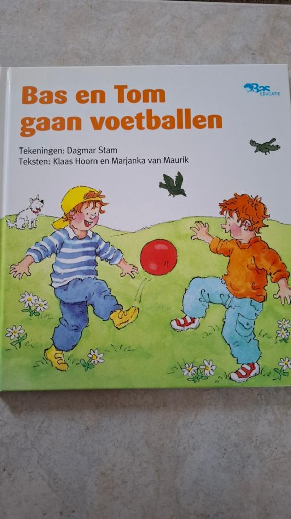 Marjanka van Maurik - Bas en Tom gaan voetballen, Fictie algemeen, Marjanka van Maurik; Klaas Hoorn, Nieuw, Ophalen of Verzenden
