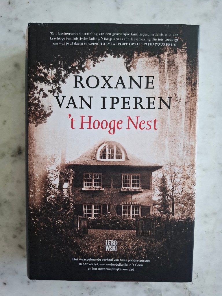 't Hooge Nest - Roxane van Iperen hard cover, Boeken, Tweede Wereldoorlog, Roxane van Iperen, Ophalen of Verzenden, Zo goed als nieuw