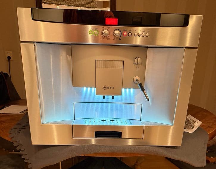 Neff Inbouw Koffiemachine - Zo goed als nieuw, Ophalen, Afneembaar waterreservoir, 10 kopjes of meer, Koffiemachine