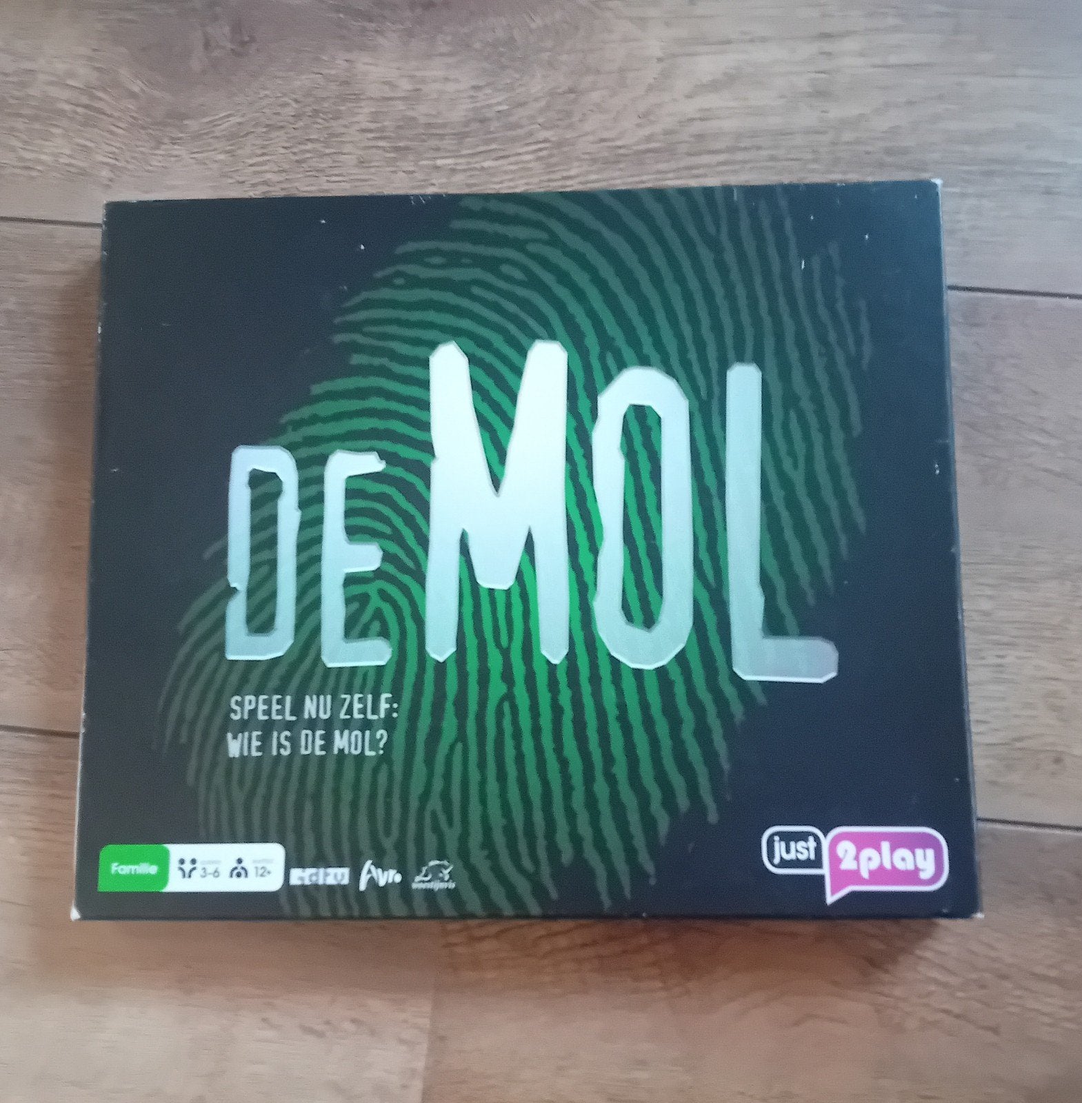 De Mol Bordspel - Speel nu zelf: Wie is de Mol?, Drie of vier spelers, Ophalen of Verzenden, Zo goed als nieuw, Just 2 Play