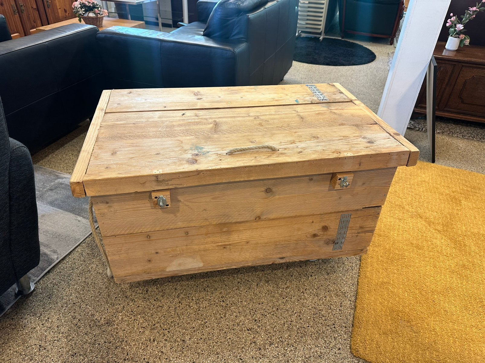 Kist op wieltjes 95x59x57cm, Huis en Inrichting, Woonaccessoires | Kisten, Ophalen, Zo goed als nieuw, Minder dan 50 cm