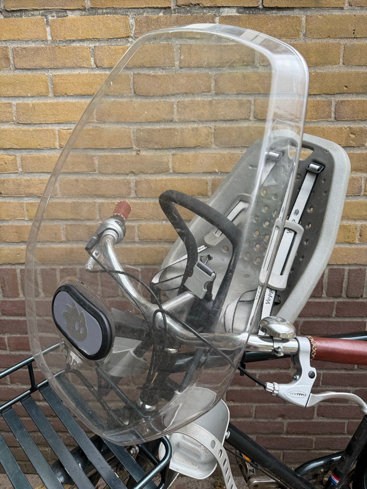 Yepp Mini voorzitje met windscherm, Fietsen en Brommers, Ophalen, Voetsteuntjes, Voorzitje, Zo goed als nieuw