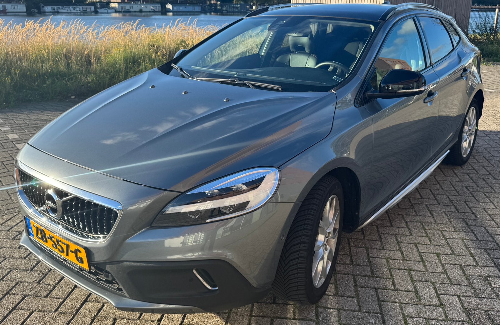 Volvo V40 Cross Country T3 Polar+ Luxury (2019) 87.700 km, Auto's, Dealer onderhouden, 1498 cc, 4 cilinders, 700 kg