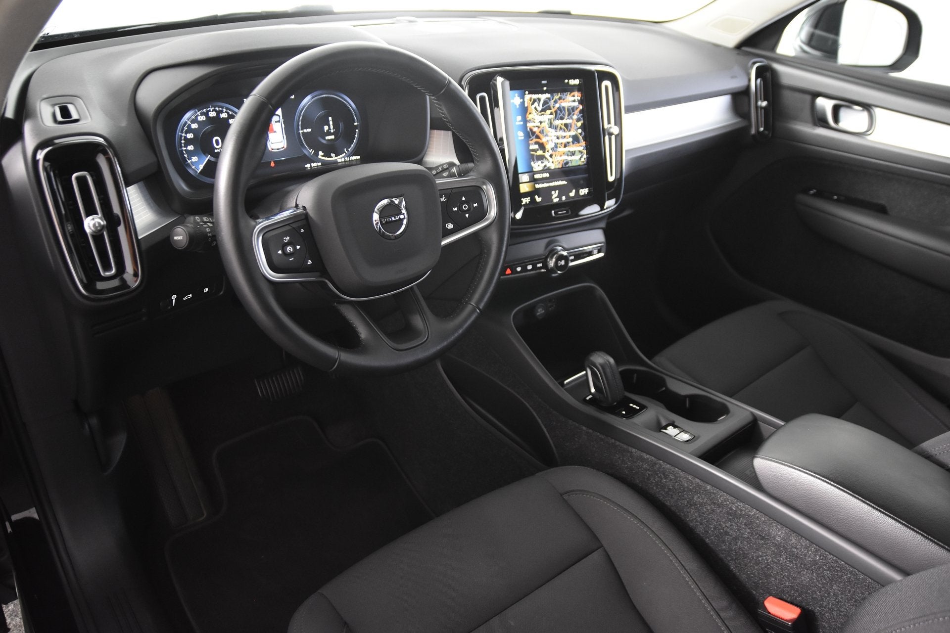 Volvo XC40 1.5 T4 Recharge Inscription *1ste Eigenaar*Naviga, Auto's, Stof, Zwart, Plug-in hybride, Bedrijf