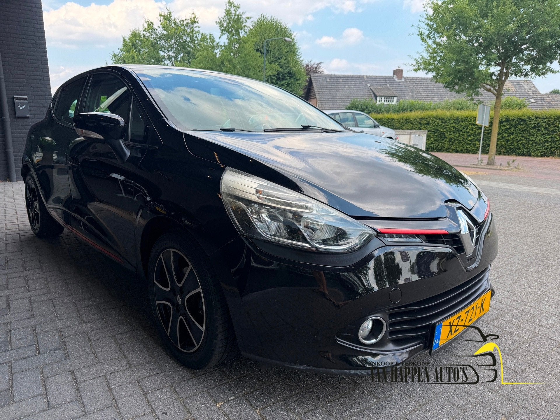 Renault Clio 0.9 TCe Dynamique / apk 7-2027, Voorwielaandrijving, 540 kg, Start-stop-systeem, Zwart