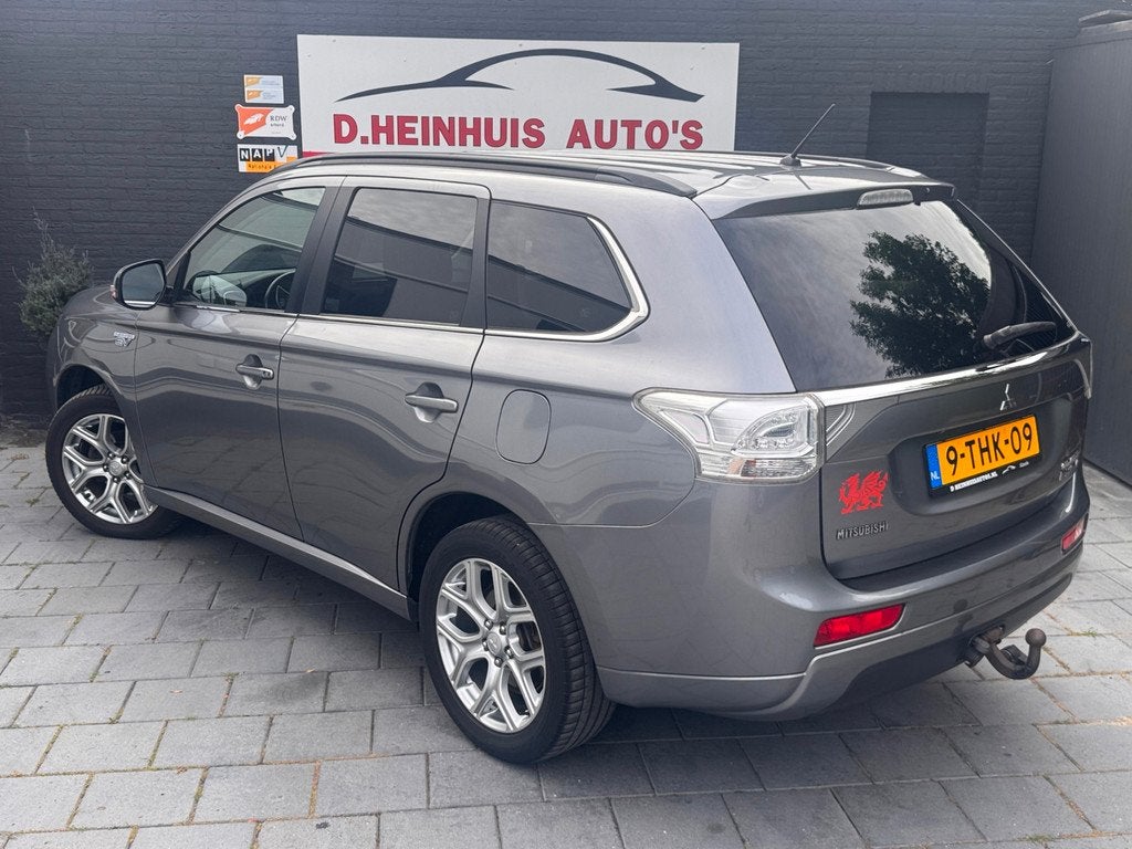 Mitsubishi Outlander 2.0 PHEV instyle+ |RIJD PERFECT|, 4 cilinders, Met garantie (alle), Leder en Stof, Vierwielaandrijving