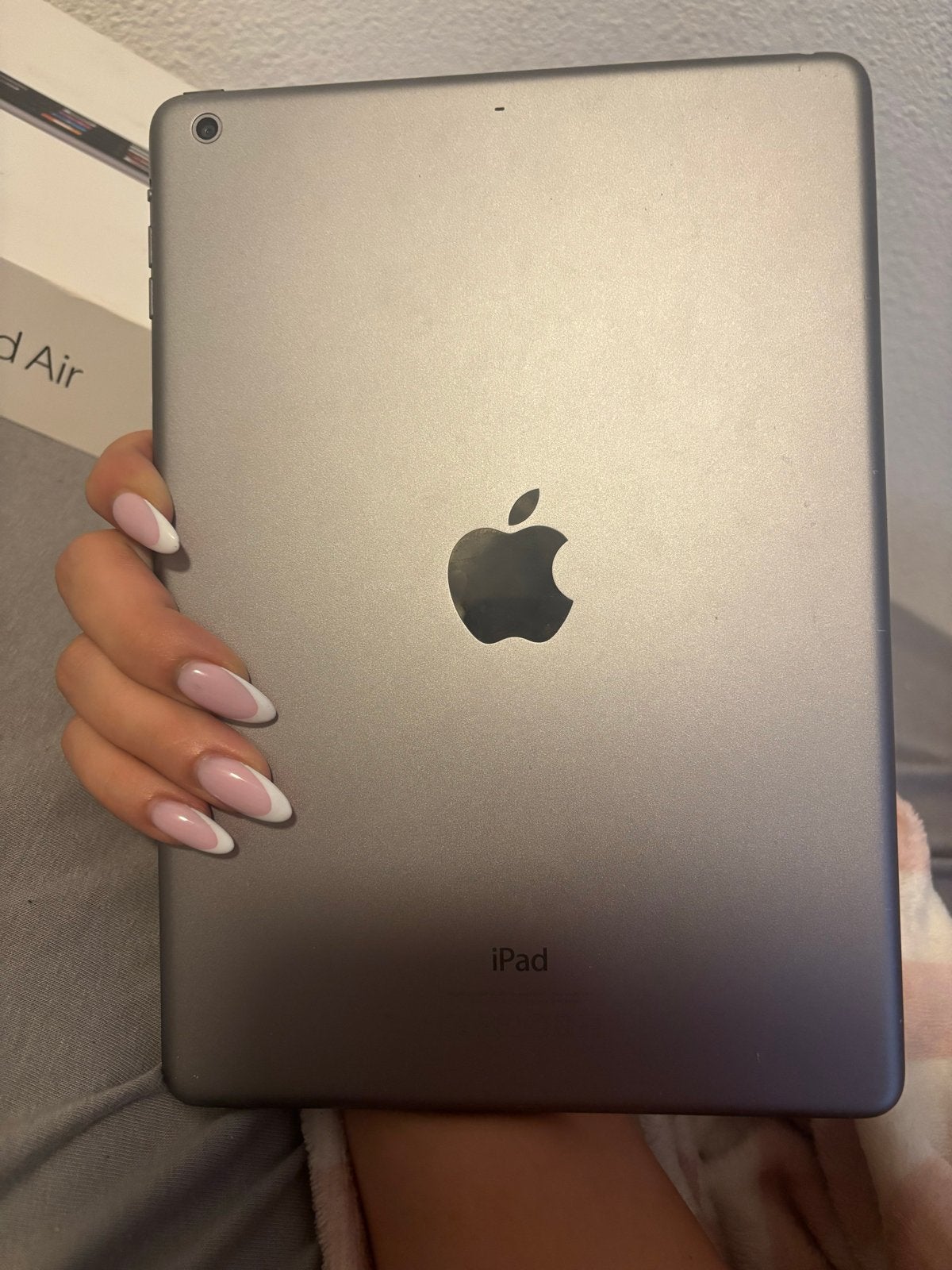 Foto 3 van Apple iPad Air 16GB Wi-Fi - Grijs