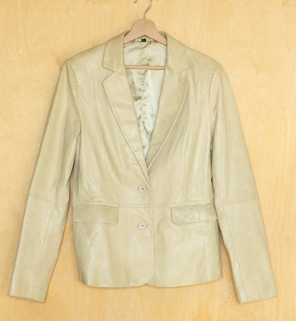 Echt leren lichtgeel butter yellow jasje blazer L 42, Kleding | Dames, Jasjes, Kostuums en Pakken, Geel, Maat 42/44 (L), Ophalen of Verzenden