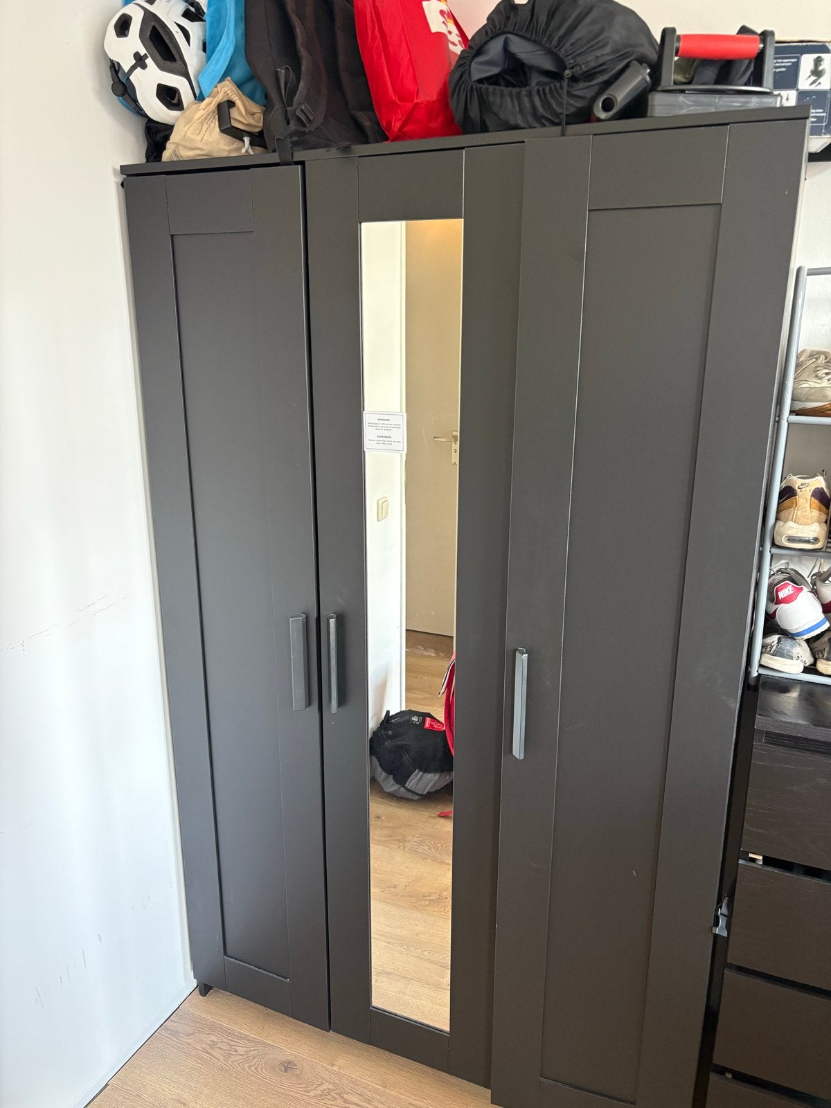 Zwarte drieledige IKEA kast met spiegeldeur, Ophalen, Overige materialen, Gebruikt, 100 tot 150 cm
