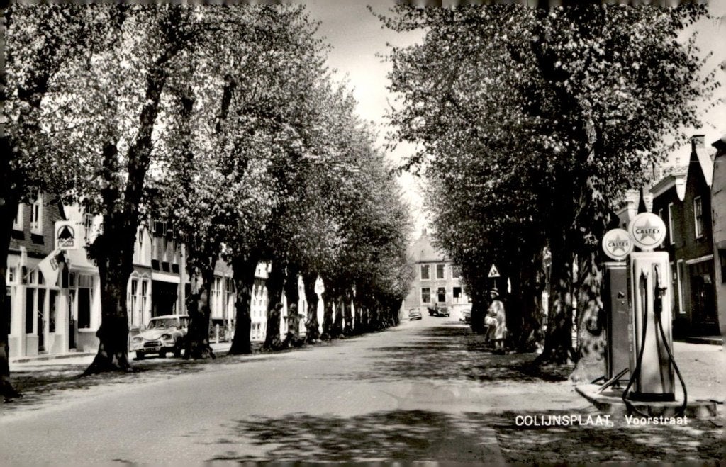 Colijnsplaat Voorstraat met Caltex benzinepomp # 986, Verzenden, 1960 tot 1980, Gelopen, Zuid-Holland