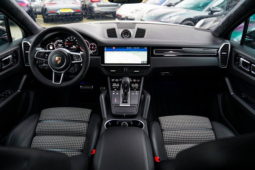 Porsche Cayenne Coupé 4.0 GTS | Carbon | 360 Camera | Head, Auto's, Porsche, Automaat, Cayenne, Leder, Bedrijf