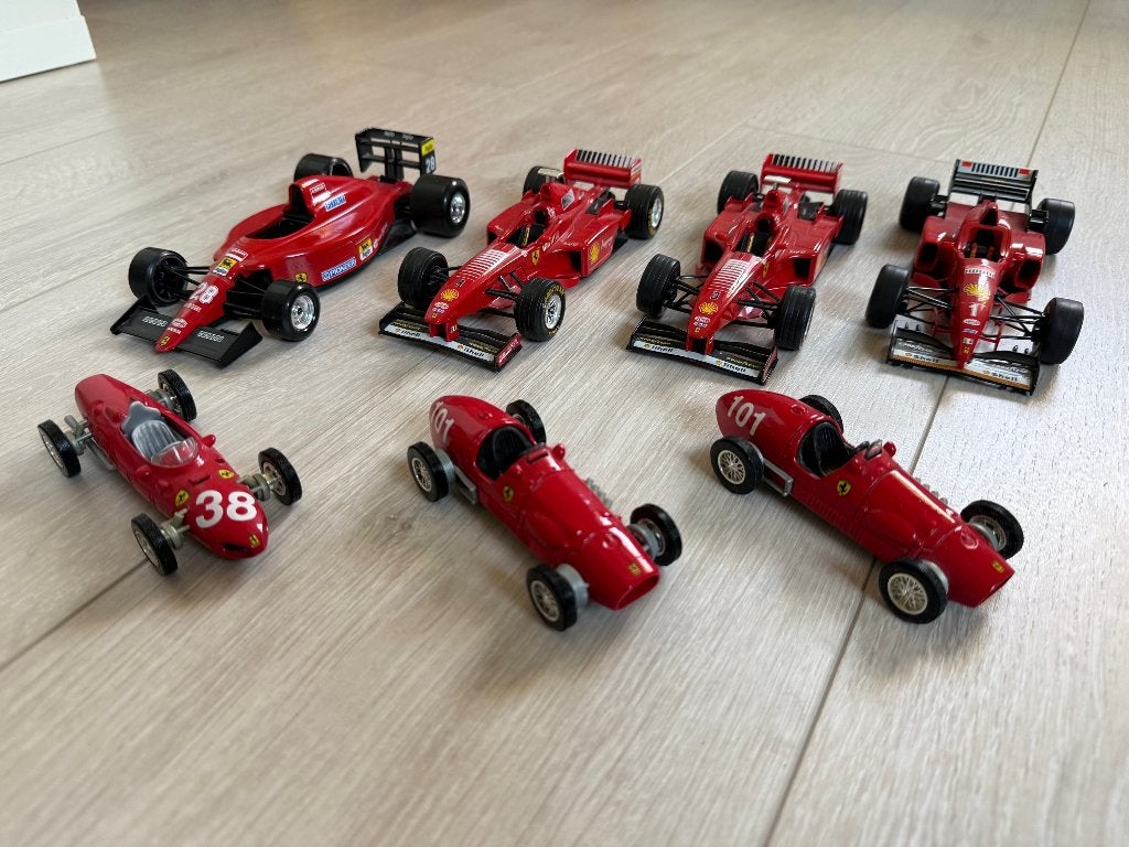 Ferrari F1 Bburago Made in Italy verzameling o.a. F300 F310, Ophalen of Verzenden, Zo goed als nieuw, Auto, Bburago