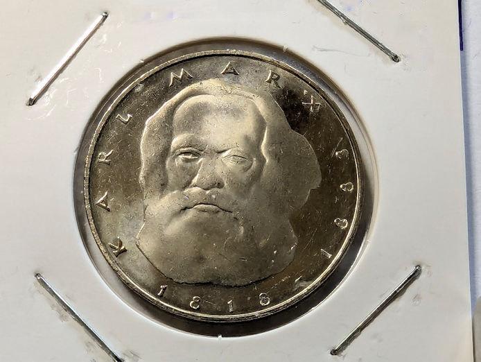 5 Mark 1983 J Karl Marx (M096), Postzegels en Munten, Ophalen of Verzenden, Duitsland, Losse munt