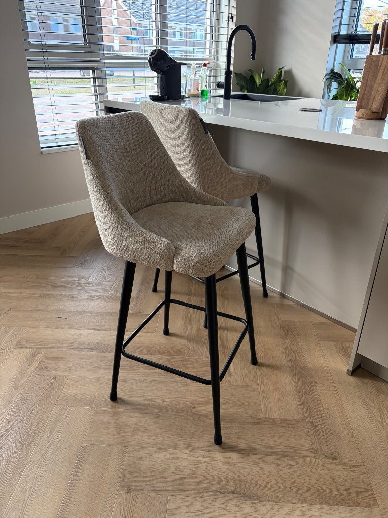 Richmond brooke counter/barstoel Cream, Huis en Inrichting, 2 krukken, Ophalen, Zo goed als nieuw, 90 cm of meer