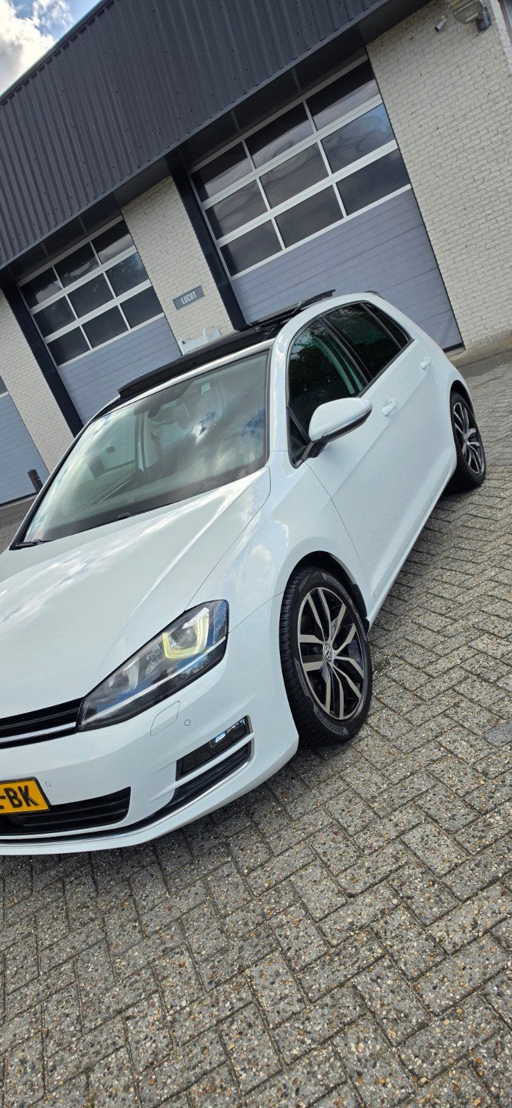 Volkswagen Golf 1.4 TSI 110KW 5D DSG 2015 Wit, 4 cilinders, Wit, 1395 cc, 650 kg