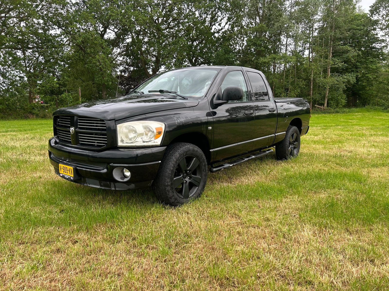 Dodge Ram 1500 V8 Hemi lage mile stand, Auto's, Dodge, Particulier, RAM 1500, 4x4, LPG, SUV of Terreinwagen, Automaat, Geïmporteerd