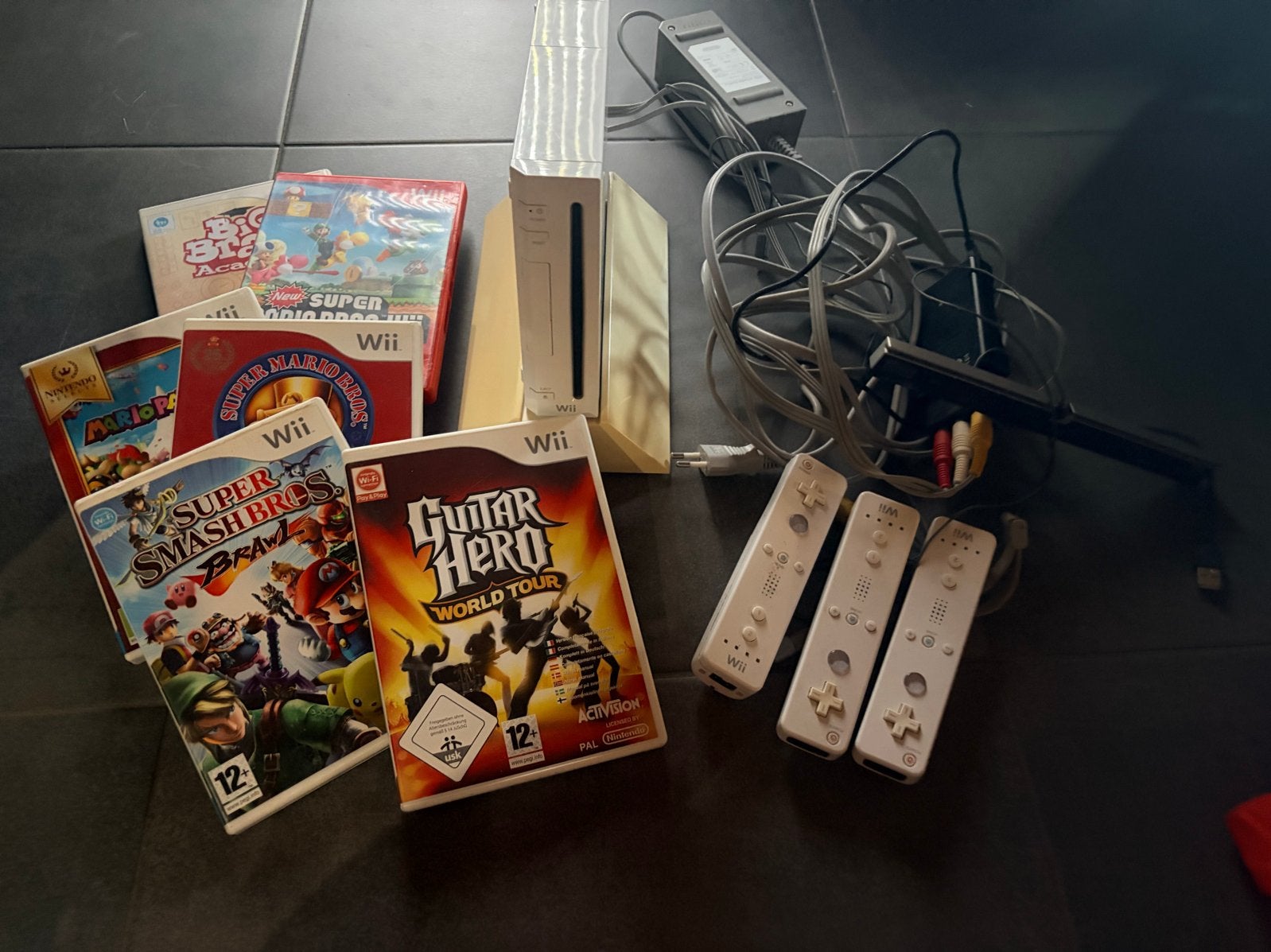 Wii Console Bundel met 5 Spellen en Accessoires, Spelcomputers en Games, Games | Nintendo Wii, Gebruikt, Overige genres, Eén computer