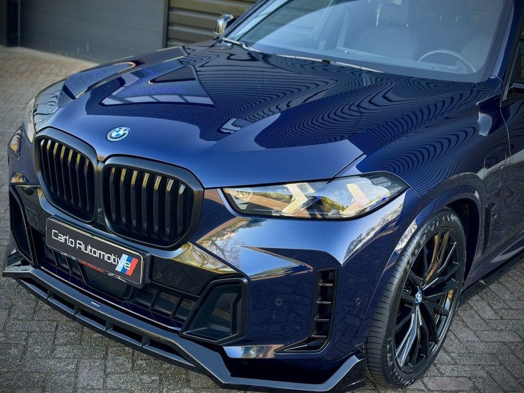 BMW X5 xDrive50e M-PERF. SOFT|PANOSKY|HUD|HK|360|MASSAGE VOL, Auto's, BMW, Gebruikt, 2395 kg, Blauw, Leder