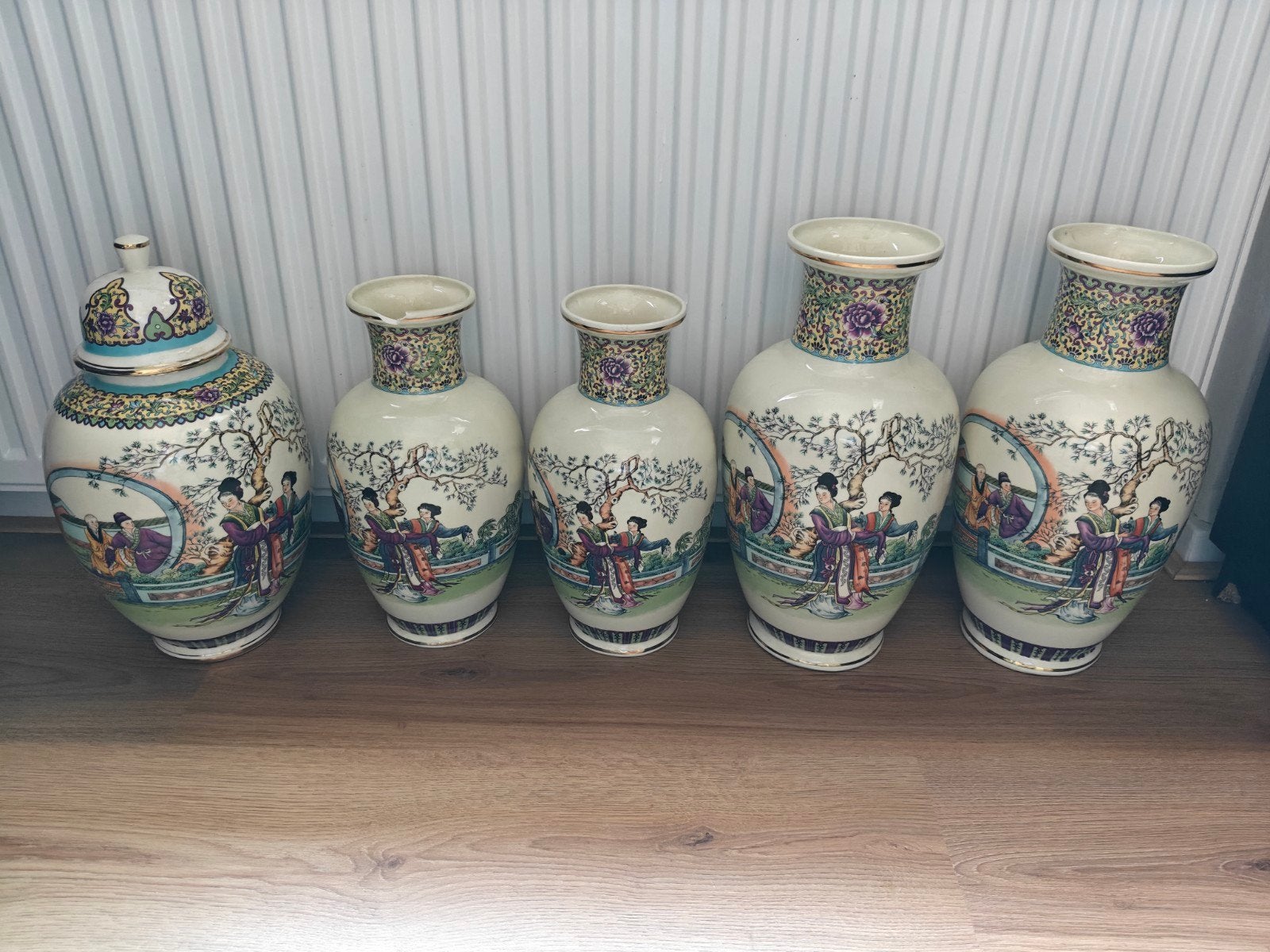 Set van 5 Chinese Vazen - Decoratief met Beschadiging, Ophalen