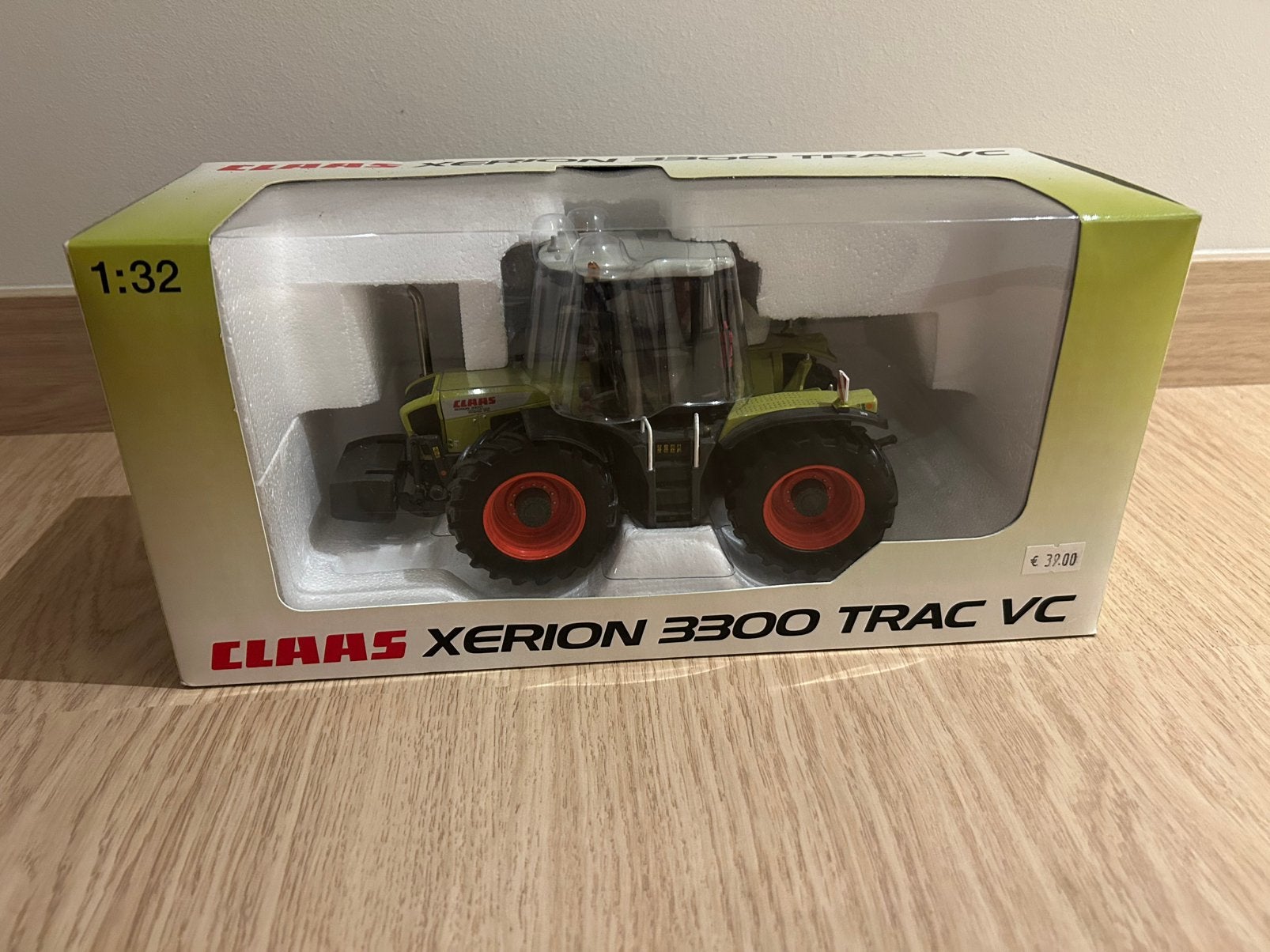 UH Claas Xerion 3300, Ophalen of Verzenden, Zo goed als nieuw, Tractor of Landbouw, Universal Hobbies