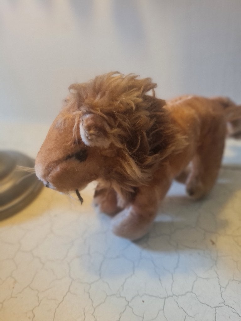 Oude stro gevulde knuffel met label, Antiek en Kunst, Ophalen of Verzenden