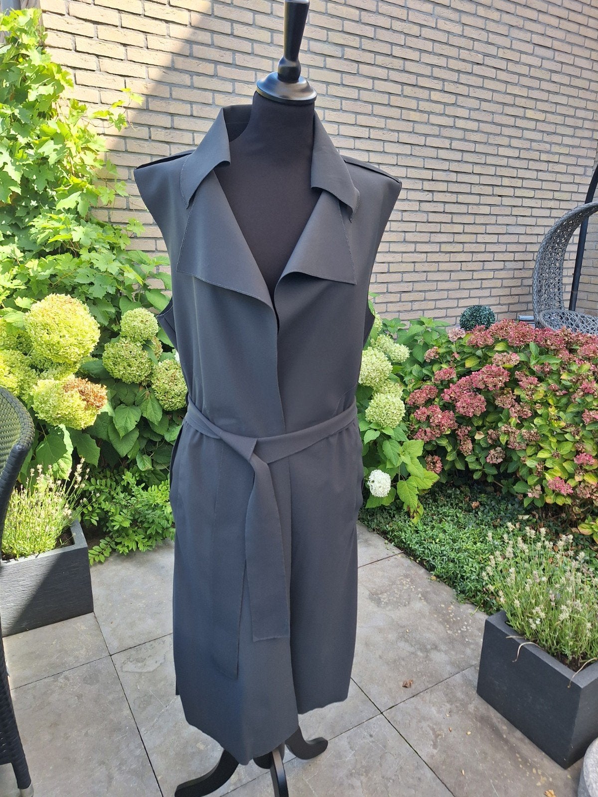 D'ETOILES CASIOPE mouwloze trenchcoat mt L, Zwart, Maat 42/44 (L), Ophalen of Verzenden, Zo goed als nieuw