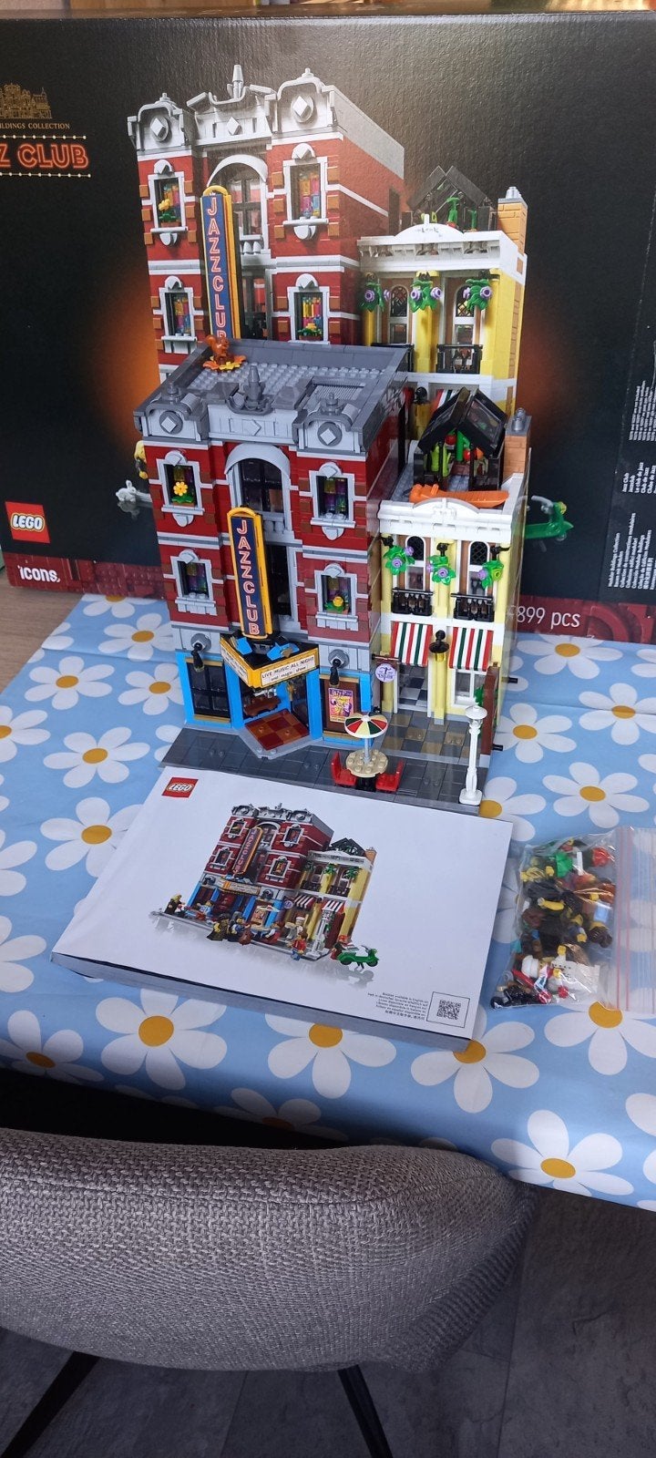 Lego Icons 10312 Jazz club, Ophalen, Lego, Zo goed als nieuw, Inclusief accessoires
