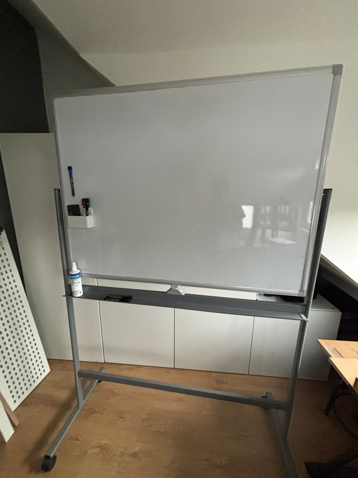 Dubbelzijdig whiteboard 90x120 cm op wielen, Ophalen, Whiteboard