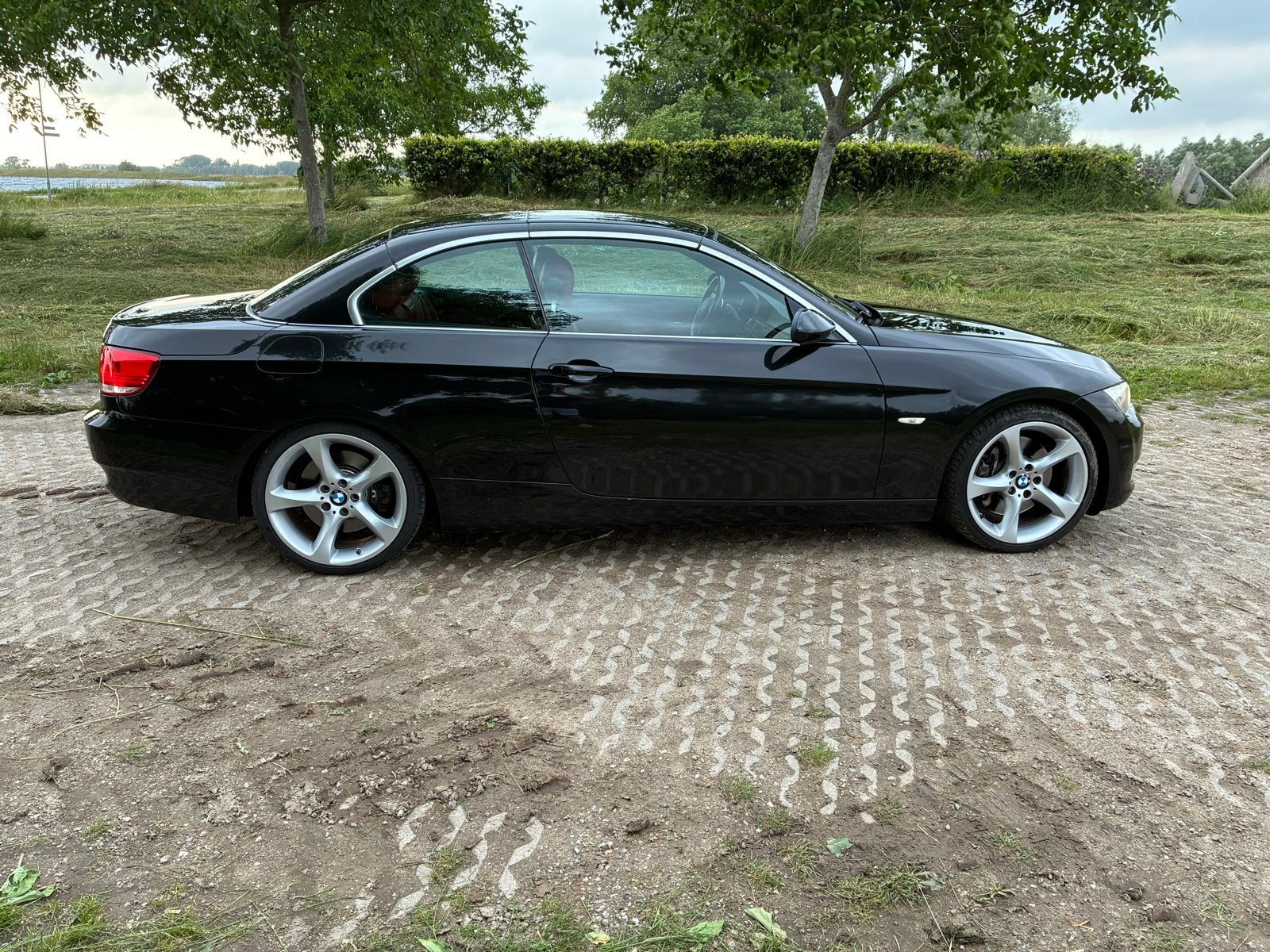 BMW 335i Cabrio AUT 2007 Zwart, Auto's, BMW, Automaat, Achterwielaandrijving, Cabriolet, 4 stoelen