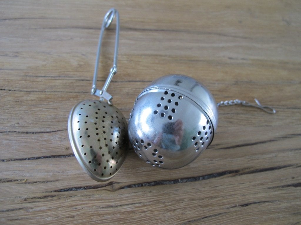 2x thee ei, Theepot/fluitketel, Zilver, Ophalen of Verzenden, Zo goed als nieuw
