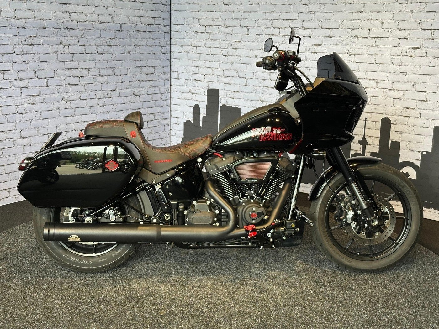 Harley-Davidson SOFTAIL FXLRST LOW RIDER ST Black Trim - Viv, Laan van Vredenoord 33
2289 DA  RIJSWIJK, NL, Overig, Sales@harleydavidsonrotterdam.nl