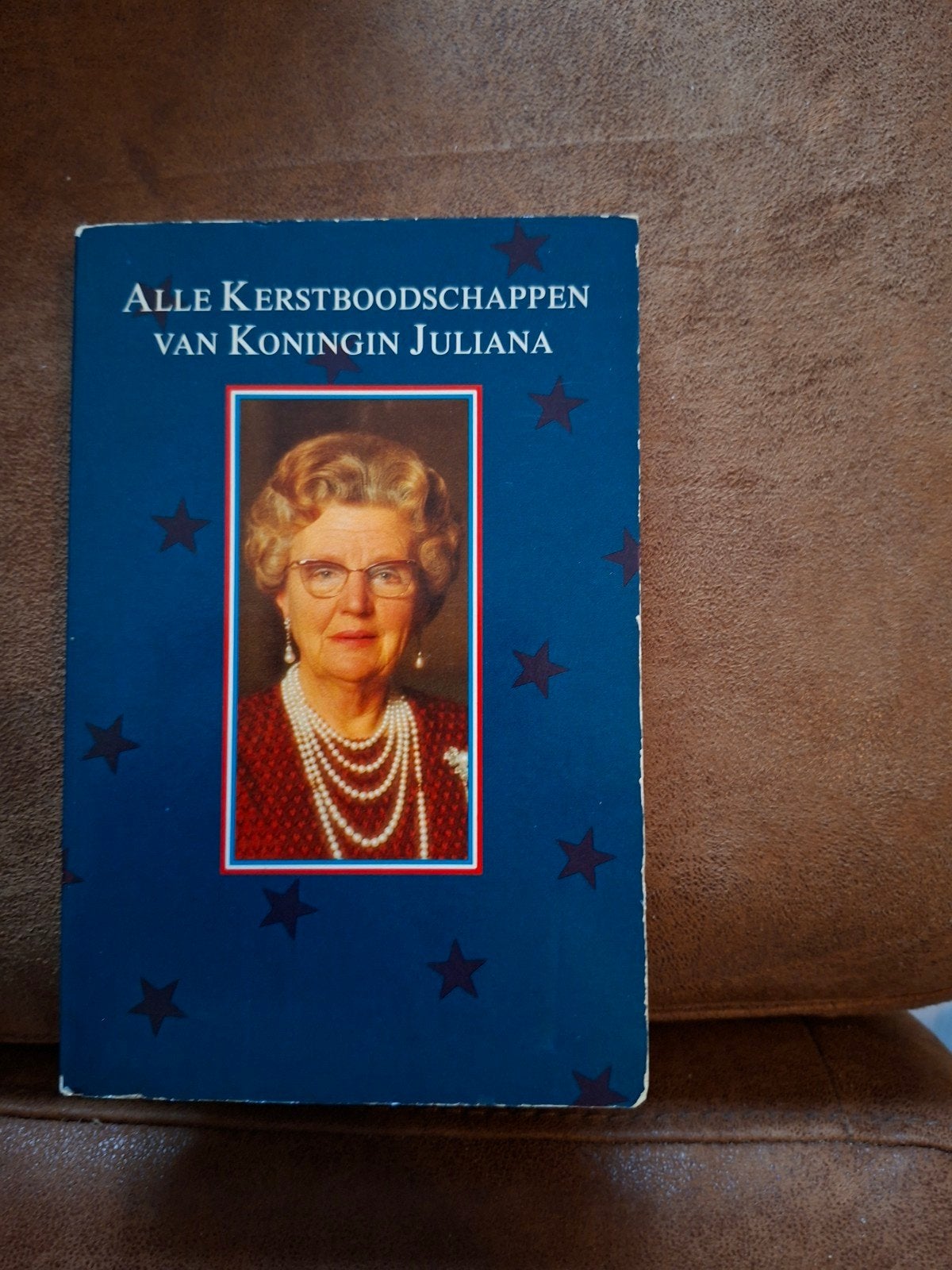 Alle Kerstboodschappen van Koningin Juliana Boek, Boeken, Ophalen of Verzenden, 20e eeuw of later, Gelezen, Koningin Juliana