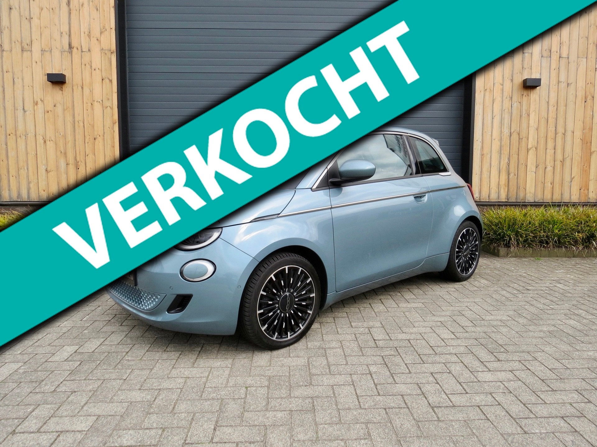 Fiat 500e La Prima 42 kWh *Leder *Carplay *Unieke kleur, Auto's, Gebruikt, 118 pk, Onderhoudsboekje, Te koop