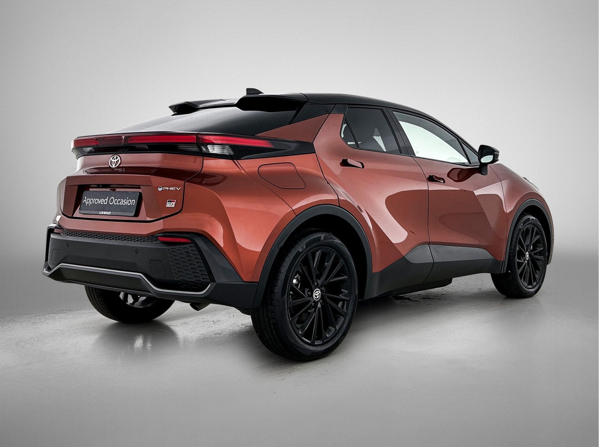 Toyota C-HR 2.0 Plug-in Hybrid 220 GR SPORT PLUS | BTW voert, Auto's, 12 maanden, Gebruikt, 4 cilinders, Bedrijf