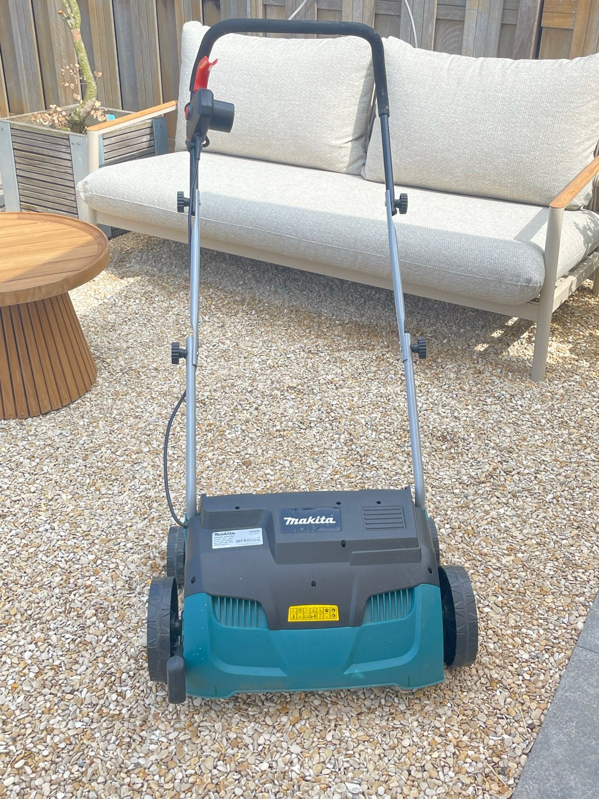 Makita Verticuteermachine / Verticuteerder / beluchter, Ophalen, Gebruikt, Elektrisch