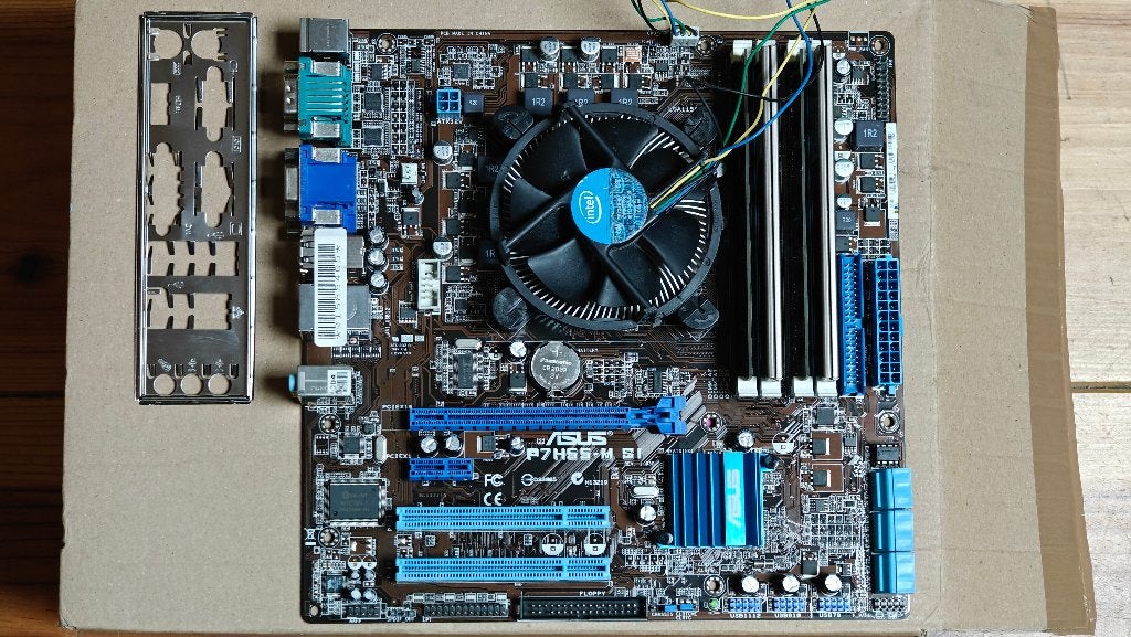 Asus LGA1156 Set: H55 Moederbord + Intel i7 CPU + 8GB DDR3, LGA 1156, Gebruikt, DDR3, Ophalen of Verzenden