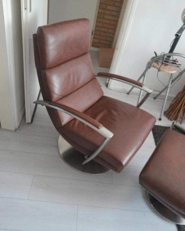 Leren draaifauteuil met hocker H&H relaxfauteuil, Ophalen, Zo goed als nieuw, 50 tot 75 cm, Leer