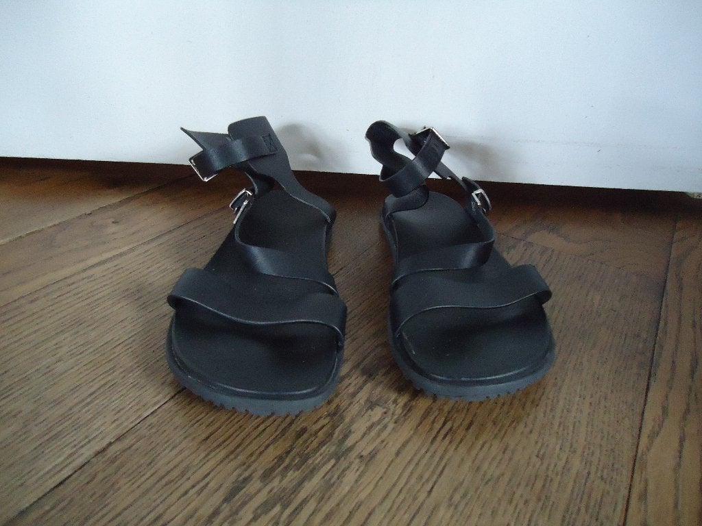 Nieuwe zwarte UGG Dad Sandels sandalen maat 7 (40), Kleding | Dames, UGG, Zwart, Nieuw, Sandalen of Muiltjes