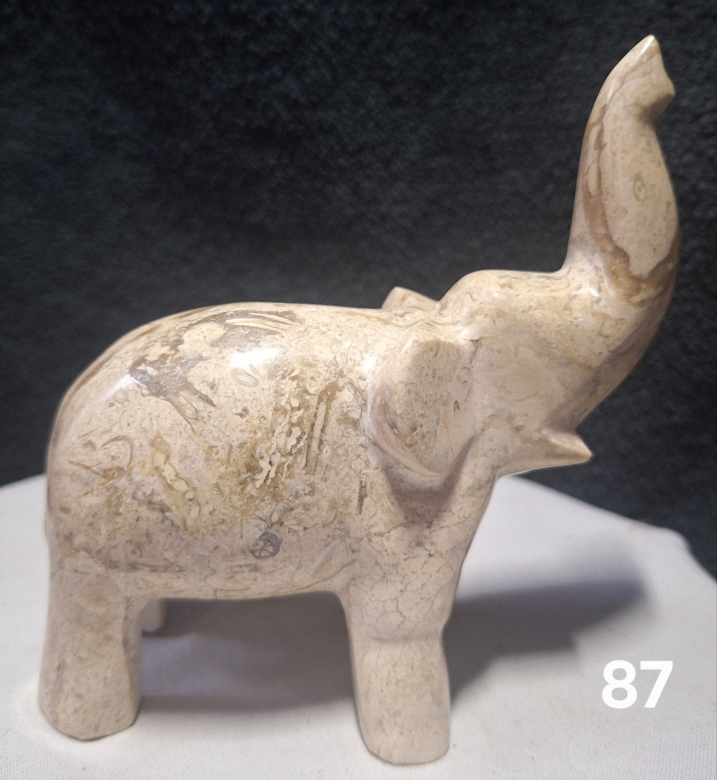 Decoratieve Olifant van Steen - Uniek Beeldje, Verzamelen, Ophalen of Verzenden, Zo goed als nieuw, Dier