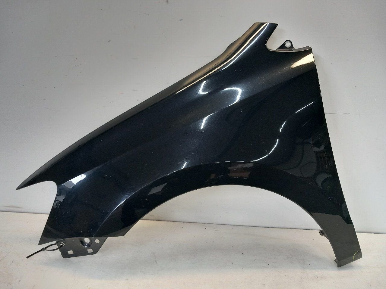 Voorscherm links Volkswagen Polo, Onderdelen@venauto.nl, Van der Ven Autorecycling B.V., Gebruikt, Ettenseweg 76, 4706 PB Roosendaal, The Netherlands