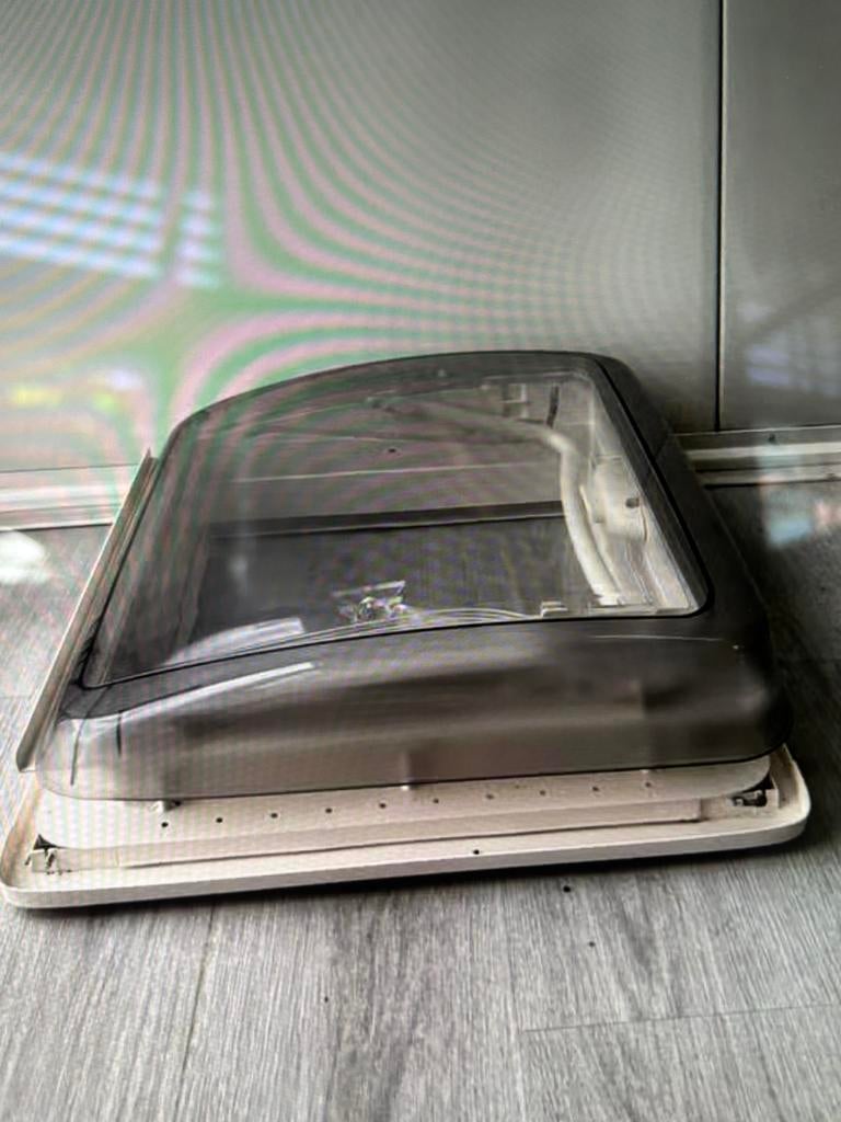 Dometic dakluik dakraam, Caravans en Kamperen, Ophalen, Gebruikt