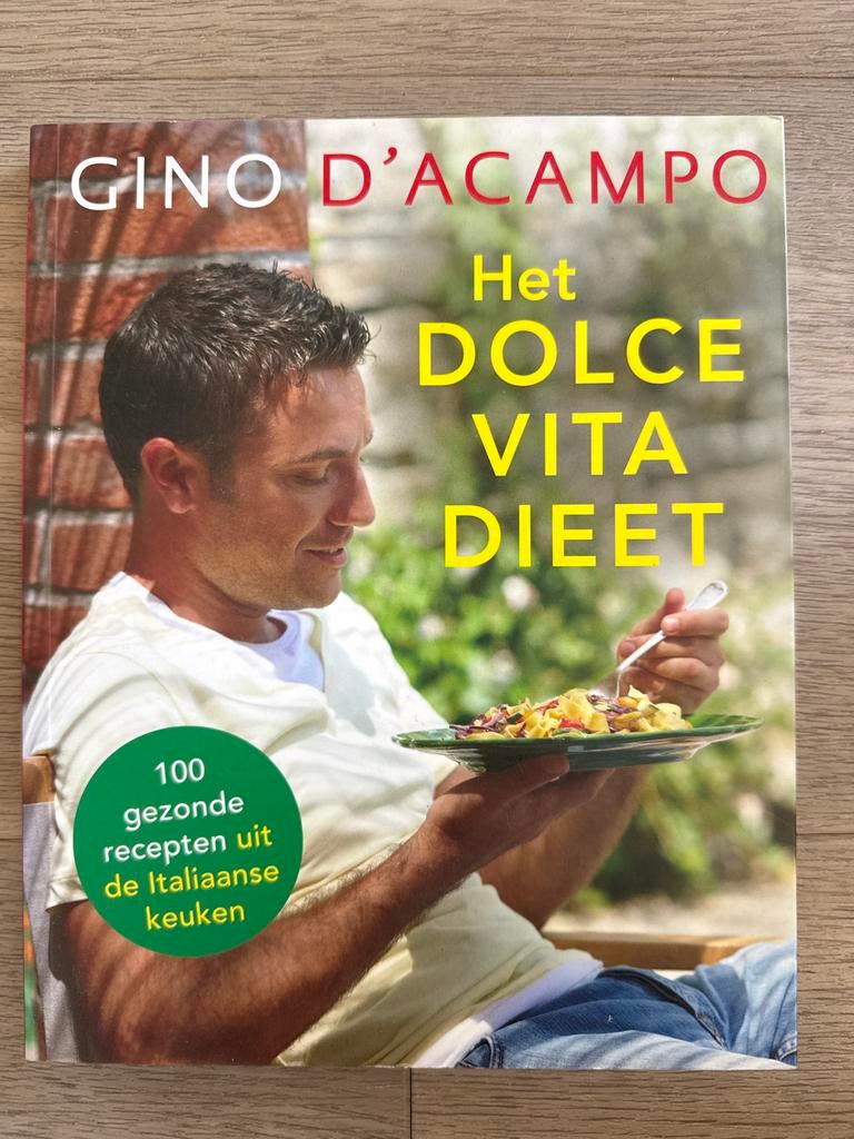 Het Dolce Vita Dieet - Gino D'Acampo (Italiaanse keuken), Boeken, Italië, Voorgerechten en Soepen, Ophalen of Verzenden, Zo goed als nieuw