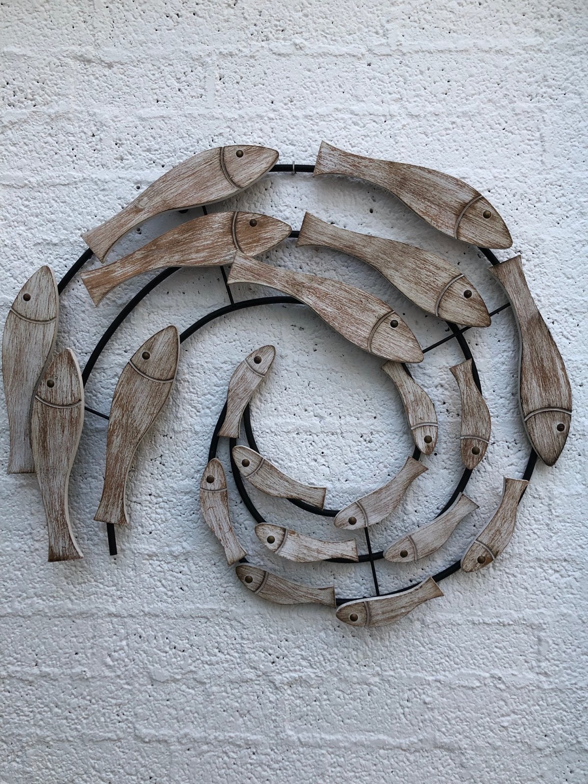 Metalen wandcirkel met houten visjes - 80 cm, Metaal, Industrieel, Zwart, Ophalen of Verzenden