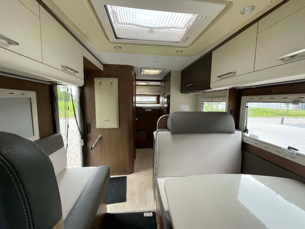 Camper | Roller Team Granduca Garage P uit 2012 | 77.600km, Auto's, Overige Auto's, 4 stoelen, Leder en Stof, Wit, Diesel