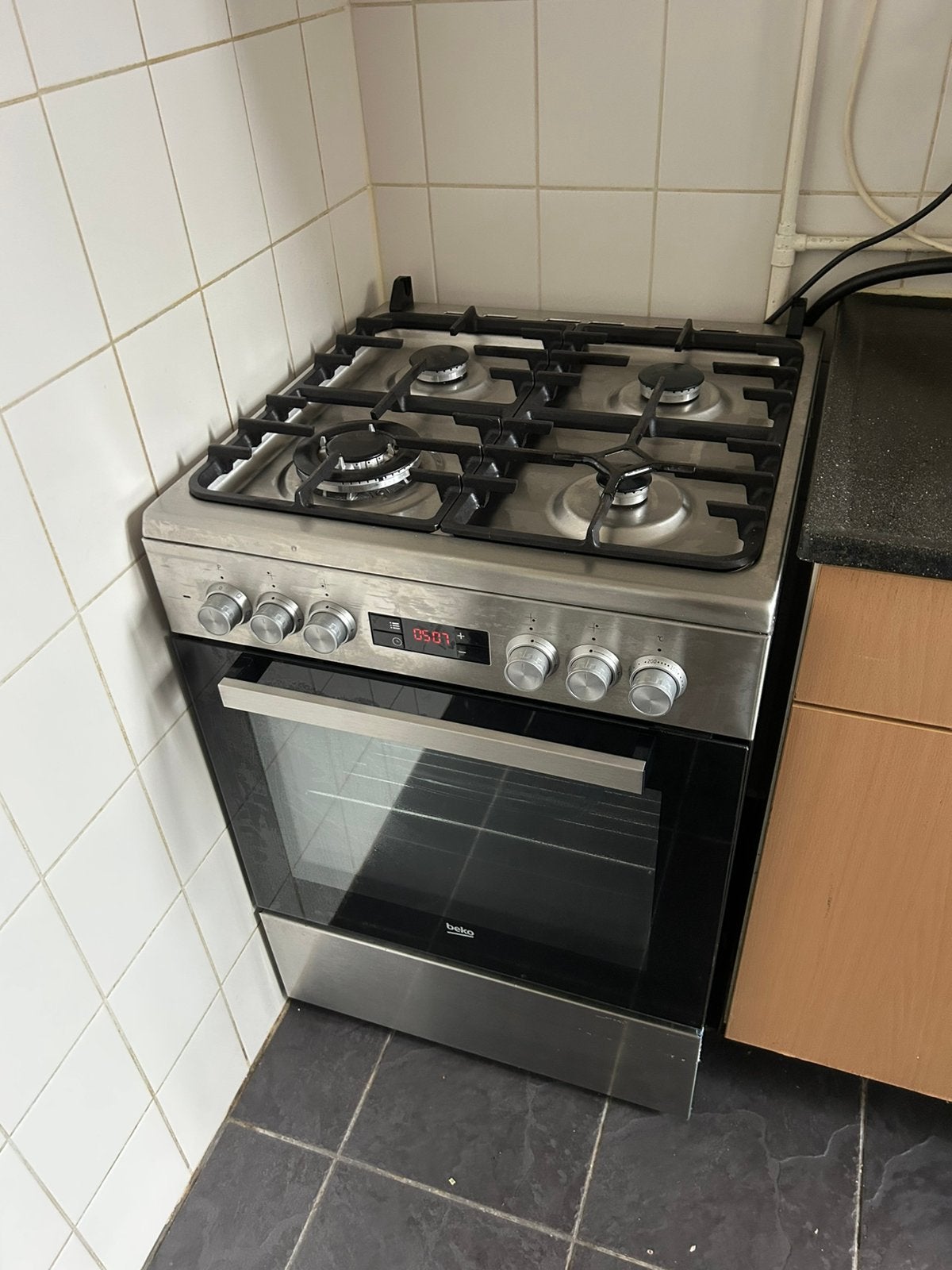 Net gasfornuis Beko, Witgoed en Apparatuur, Ophalen, 4 kookzones, Zo goed als nieuw, Gas